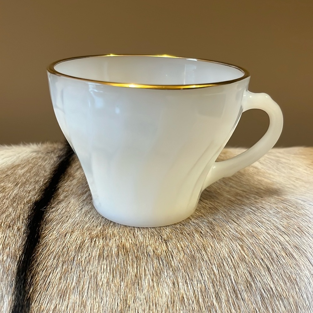 Anchor Hocking gold rimmed milk glass mug